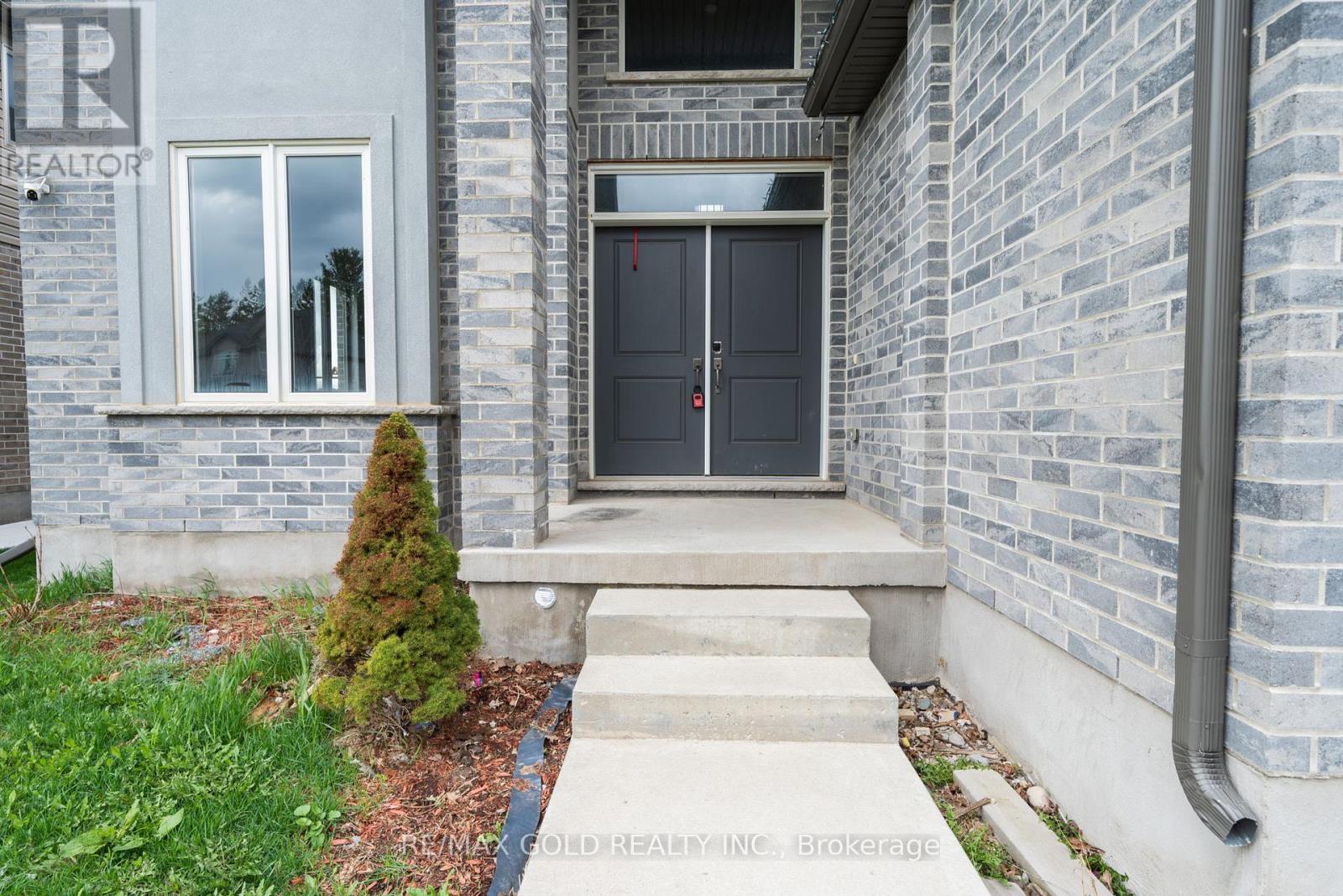 75 Burton Street, East Zorra-Tavistock, Ontario  N0J 1M0 - Photo 4 - X13055056