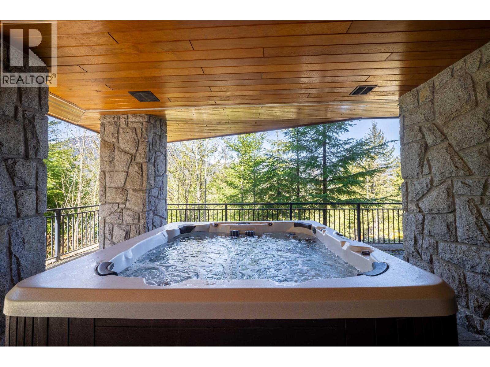 3803 Sunridge Place, Whistler, British Columbia  V0N 1B3 - Photo 30 - R3116508