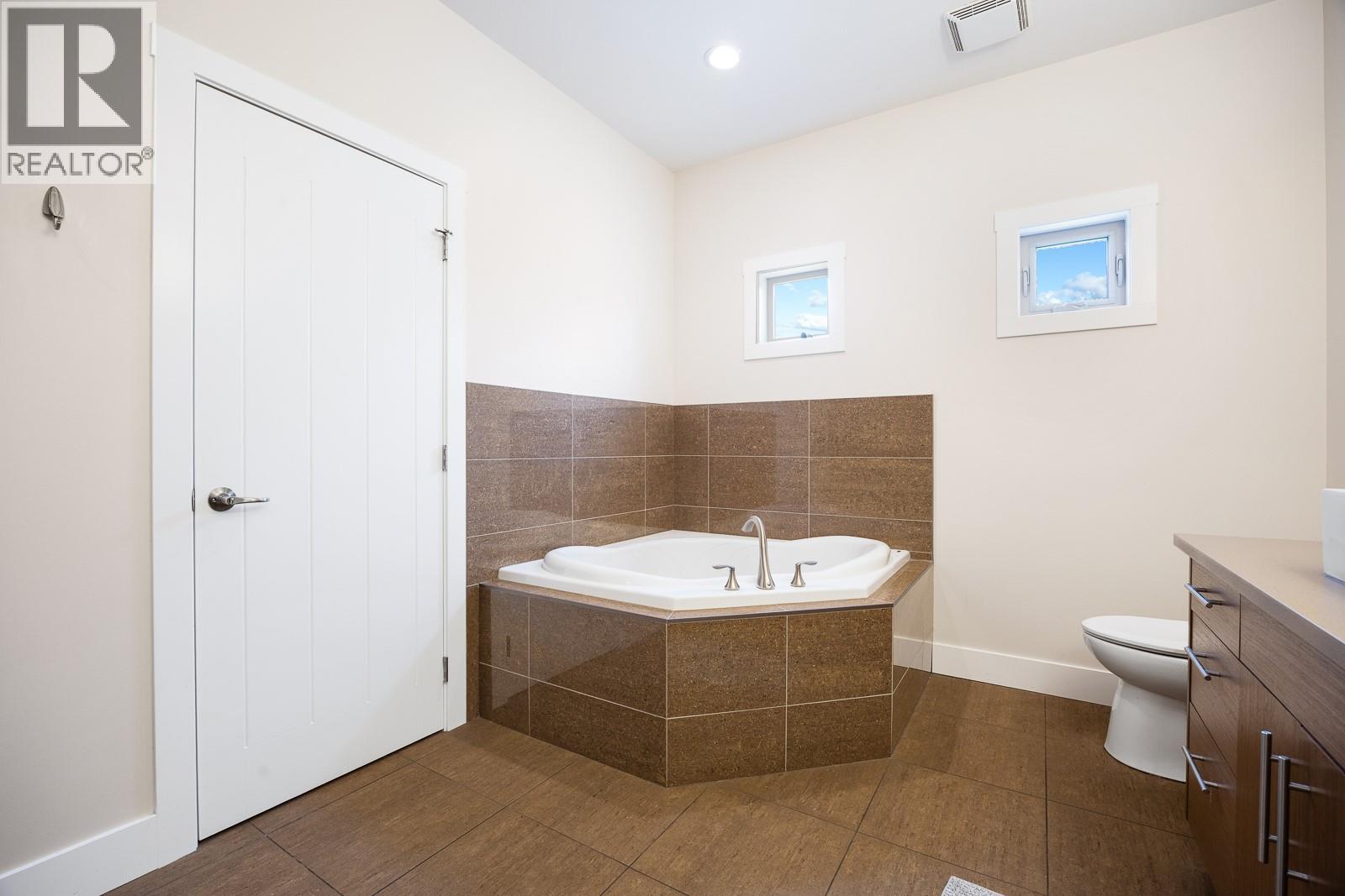 3007 Shetland Road, Kelowna, British Columbia  V1V 3A7 - Photo 18 - 10384895