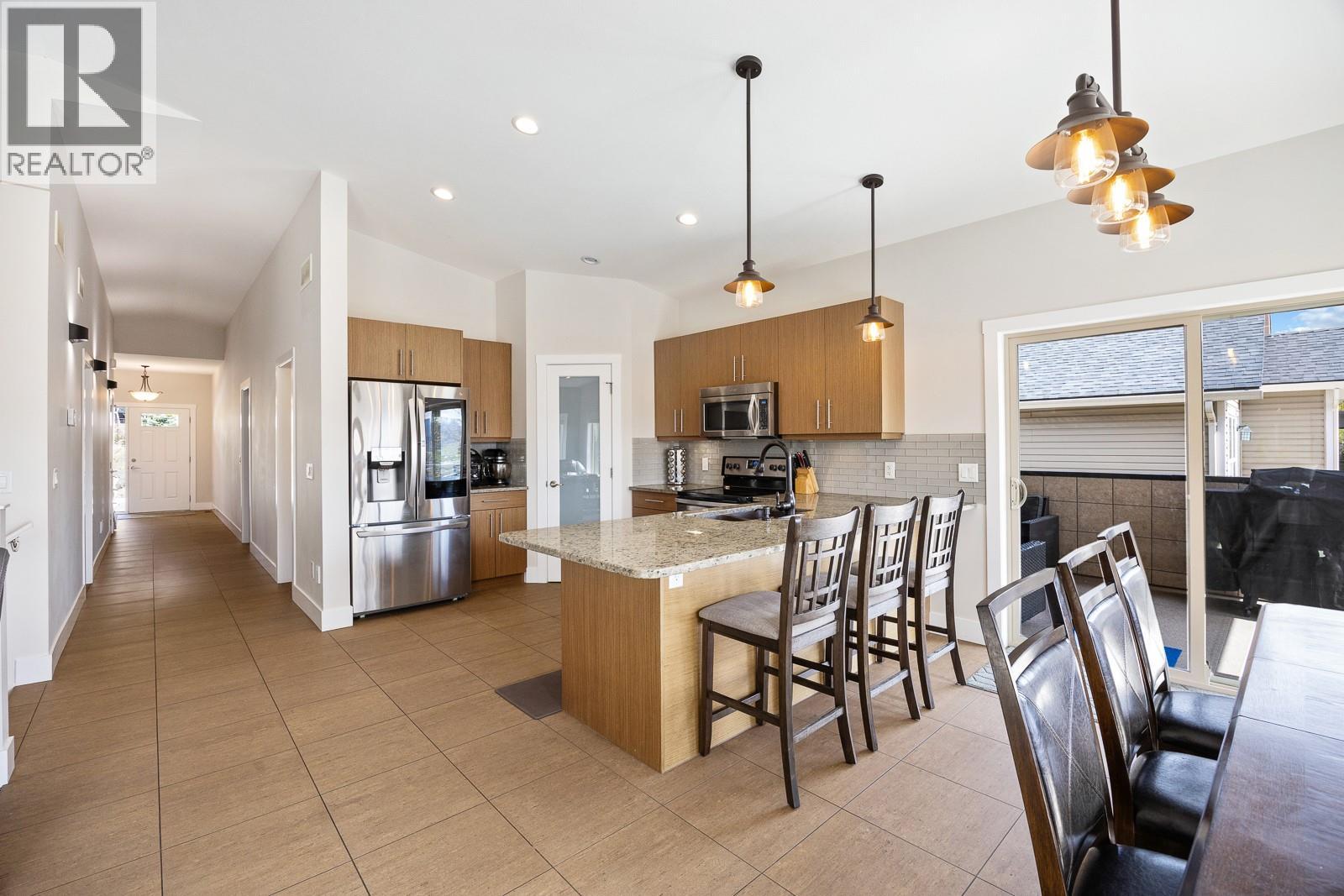 3007 Shetland Road, Kelowna, British Columbia  V1V 3A7 - Photo 6 - 10384895