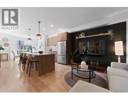 23 533 E 3RD STREET, North Vancouver, British Columbia