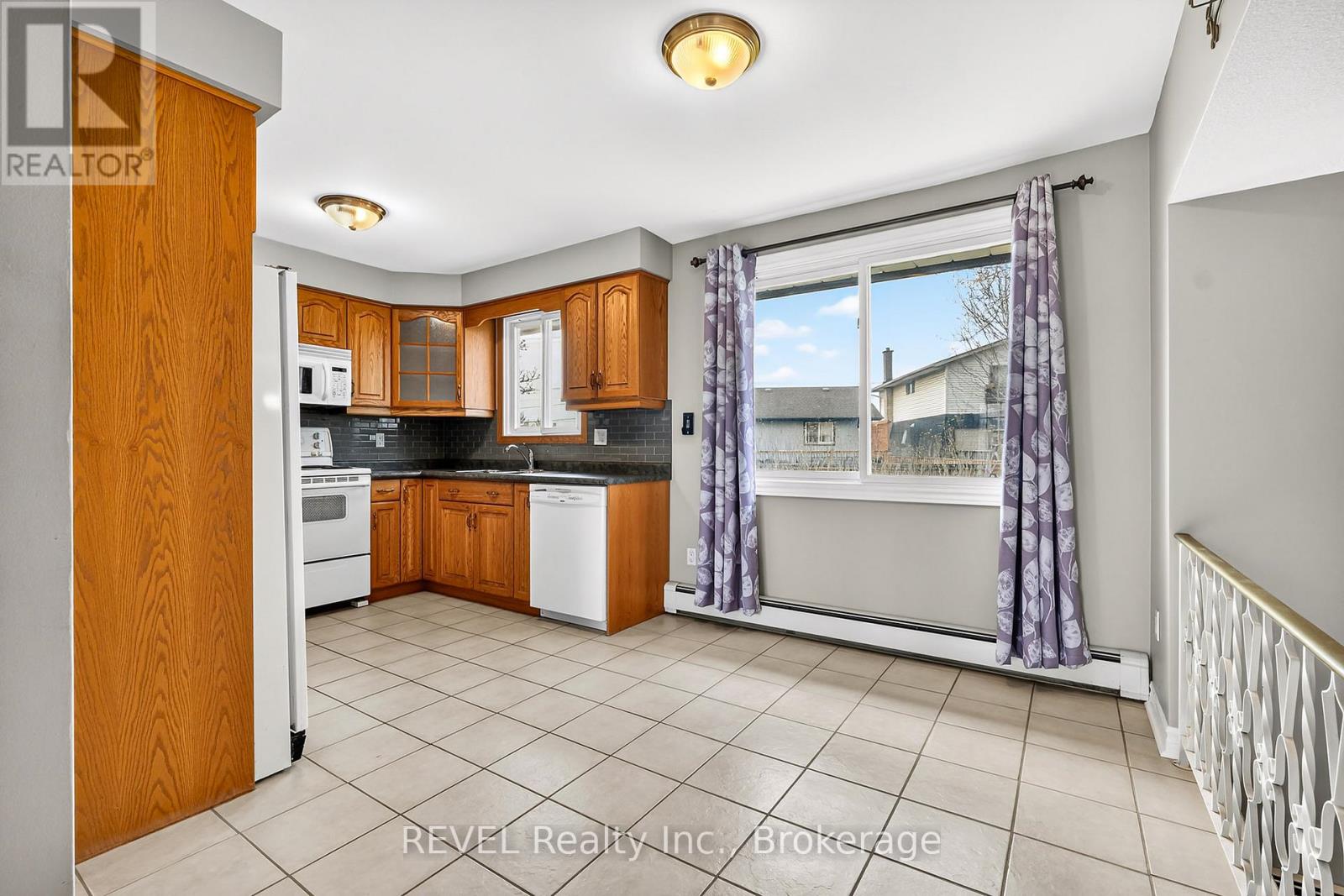 19 St George Court, Fort Erie, Ontario  L0S 1B0 - Photo 10 - X13055142