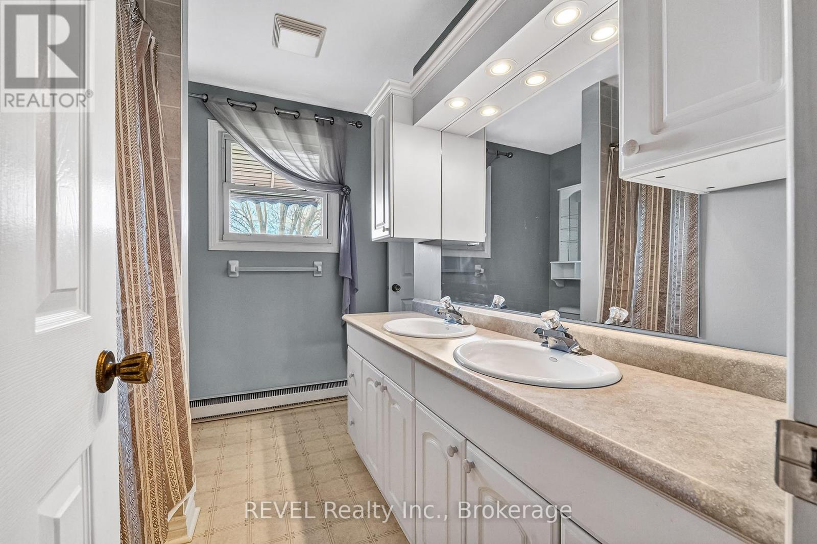 19 St George Court, Fort Erie, Ontario  L0S 1B0 - Photo 26 - X13055142