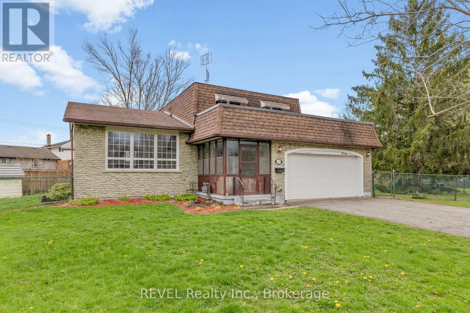 19 St George Court, Fort Erie, Ontario  L0S 1B0 - Photo 3 - X13055142