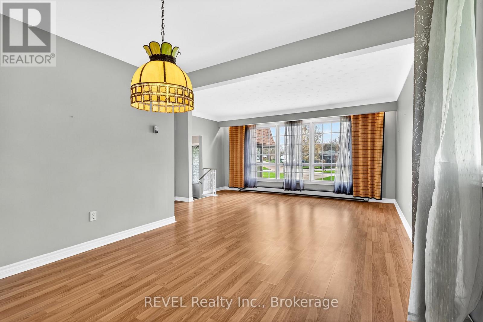 19 St George Court, Fort Erie, Ontario  L0S 1B0 - Photo 9 - X13055142