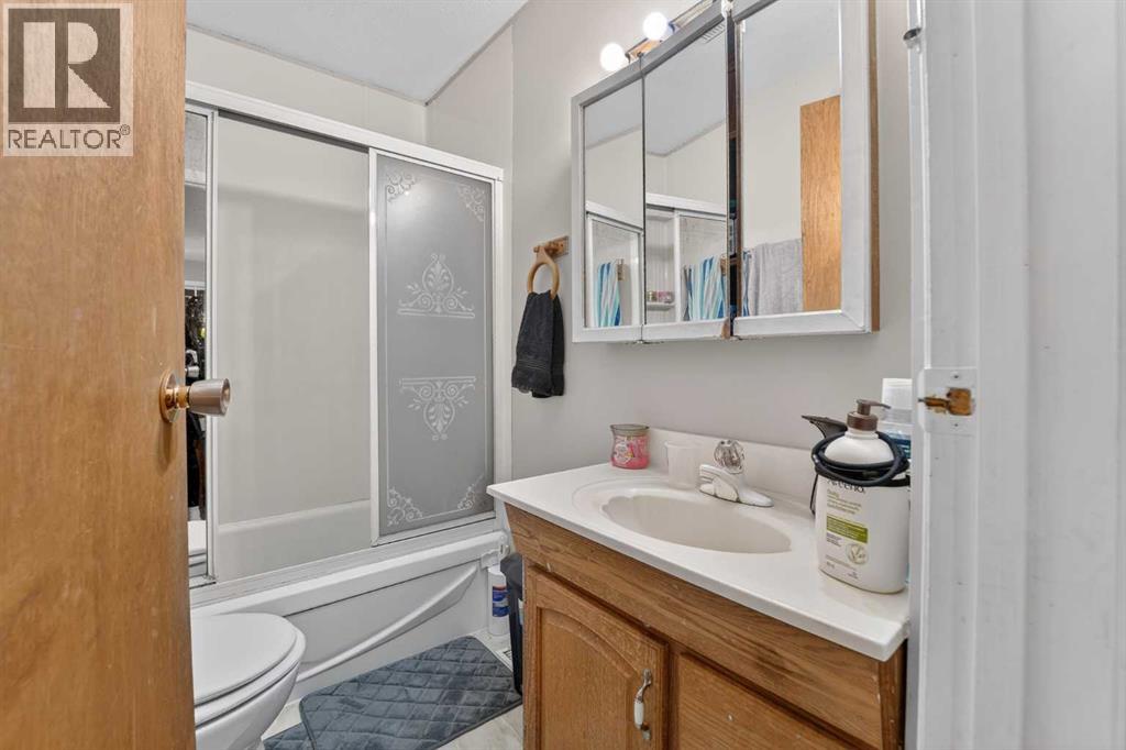 987-989 Elm Street, Pincher Creek, Alberta  T0K 1W0 - Photo 15 - A2305993