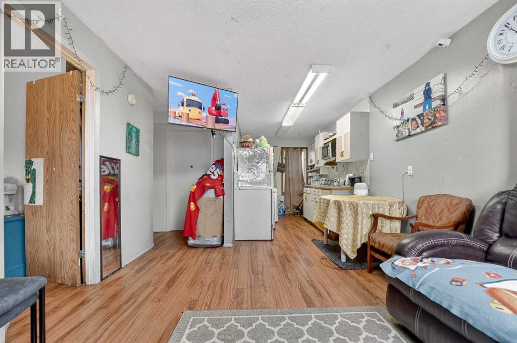 987-989 Elm Street, Pincher Creek, Alberta  T0K 1W0 - Photo 30 - A2305993