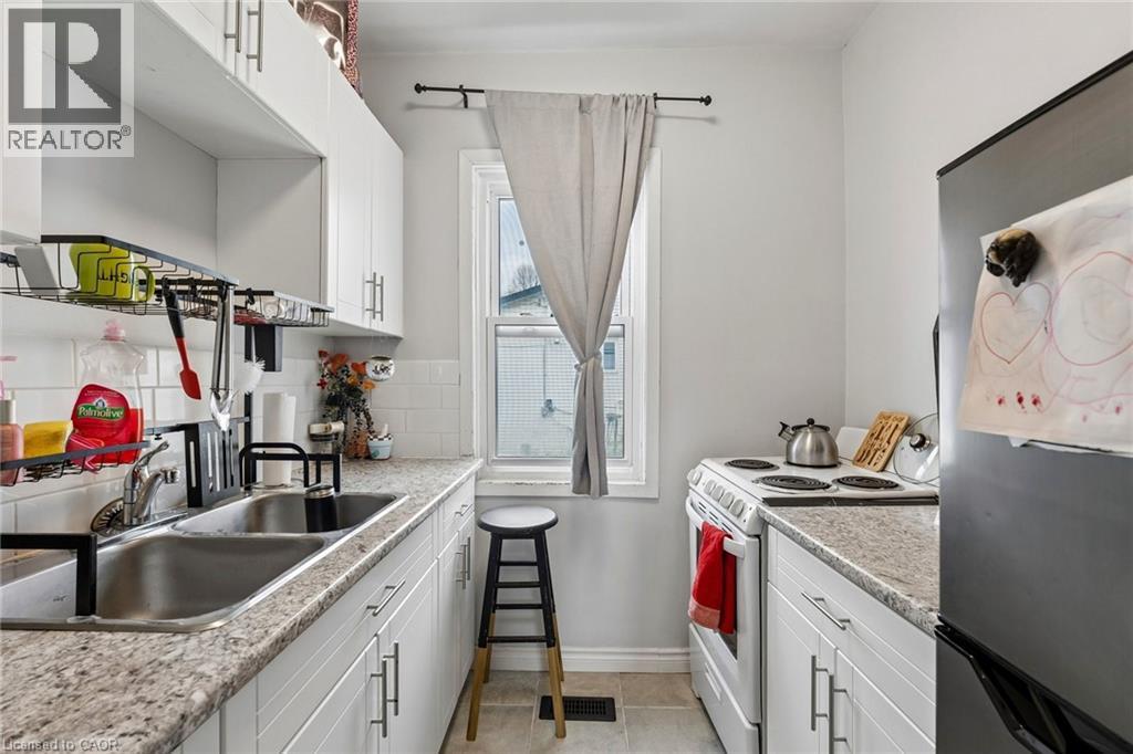 26 Albina Street, Welland, Ontario  L3C 1P3 - Photo 11 - 40824707