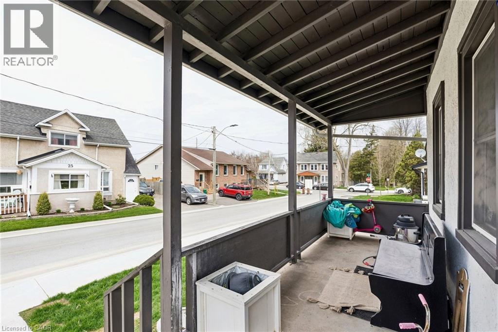 26 Albina Street, Welland, Ontario  L3C 1P3 - Photo 3 - 40824707