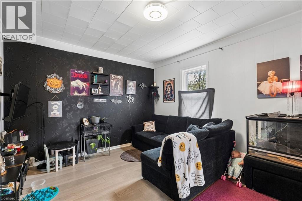 26 Albina Street, Welland, Ontario  L3C 1P3 - Photo 5 - 40824702