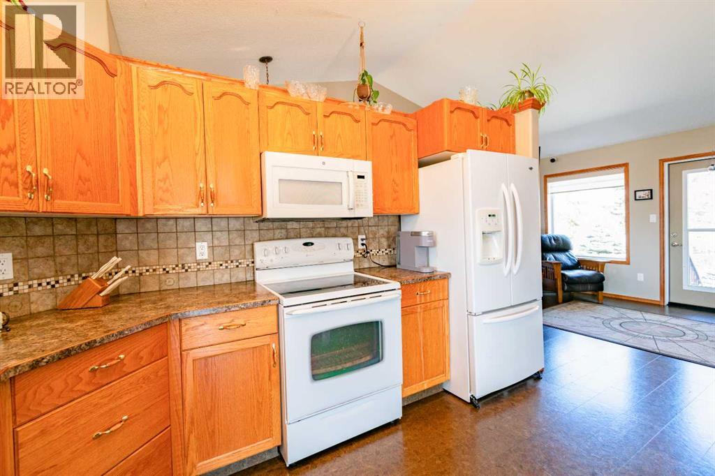 5404 49a Avenue, Alix, Alberta  T0C 0B0 - Photo 11 - A2301574
