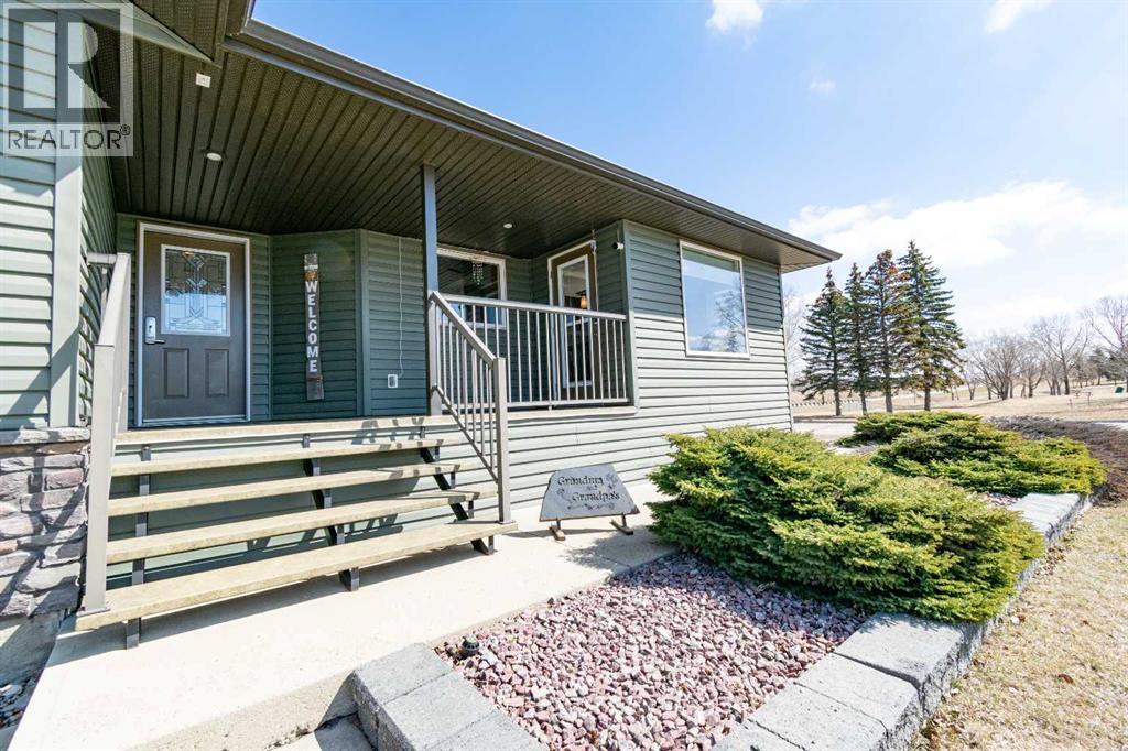 5404 49a Avenue, Alix, Alberta  T0C 0B0 - Photo 5 - A2301574