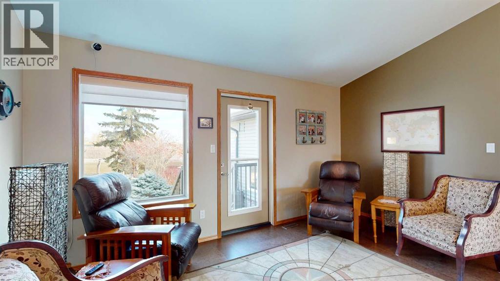 5404 49a Avenue, Alix, Alberta  T0C 0B0 - Photo 7 - A2301574