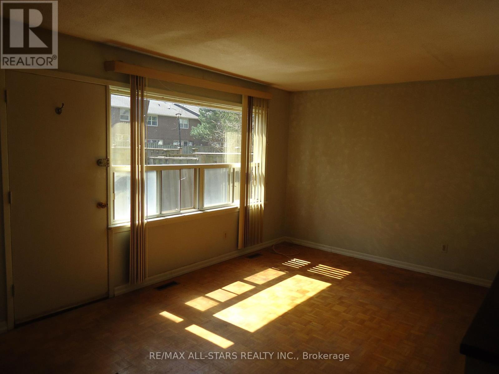 61 Eden Park Drive, Brampton, Ontario  L6T 3A5 - Photo 4 - W13027602