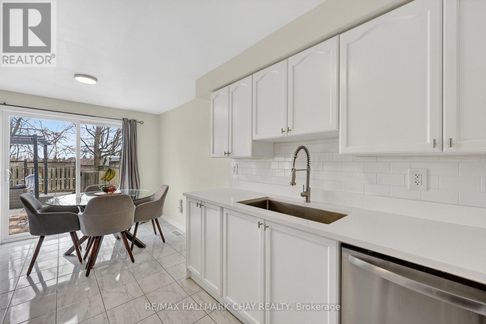 2057 Osbond Road, Innisfil, Ontario  L9S 0B6 - Photo 17 - N13055164