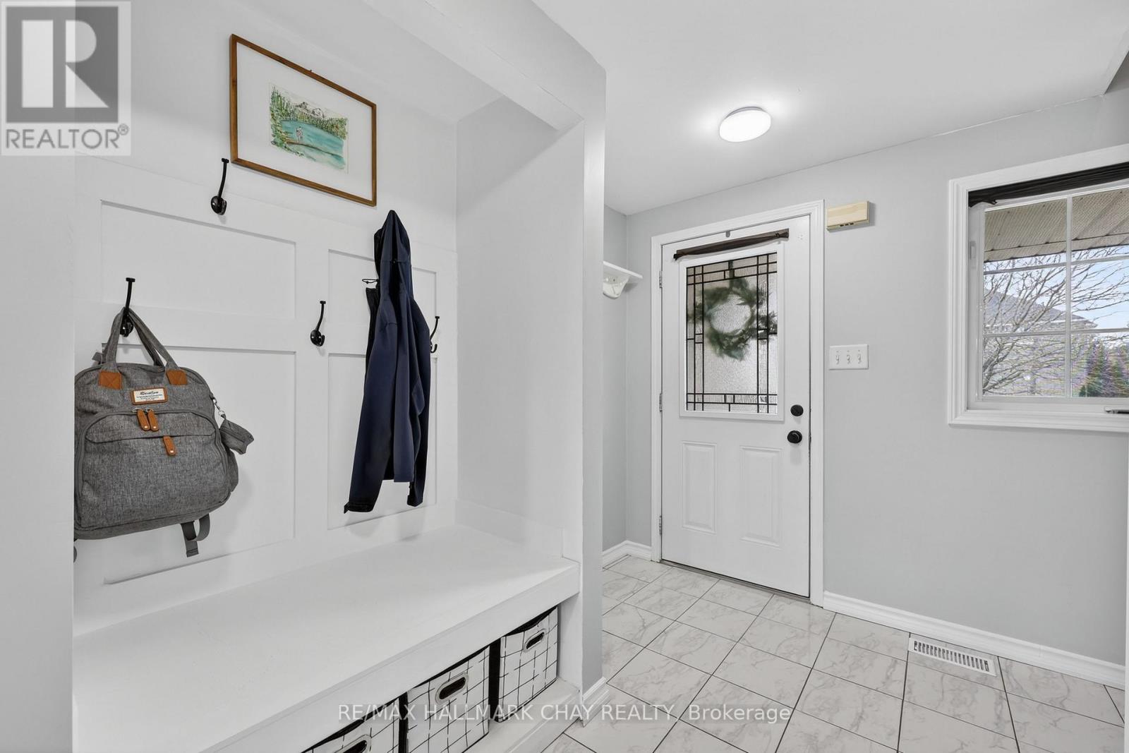 2057 Osbond Road, Innisfil, Ontario  L9S 0B6 - Photo 4 - N13055164