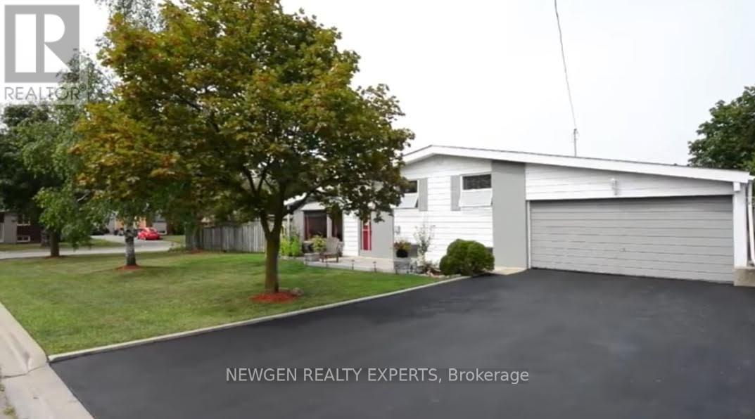 11 LAWRENCE CRESCENT, Brampton, Ontario