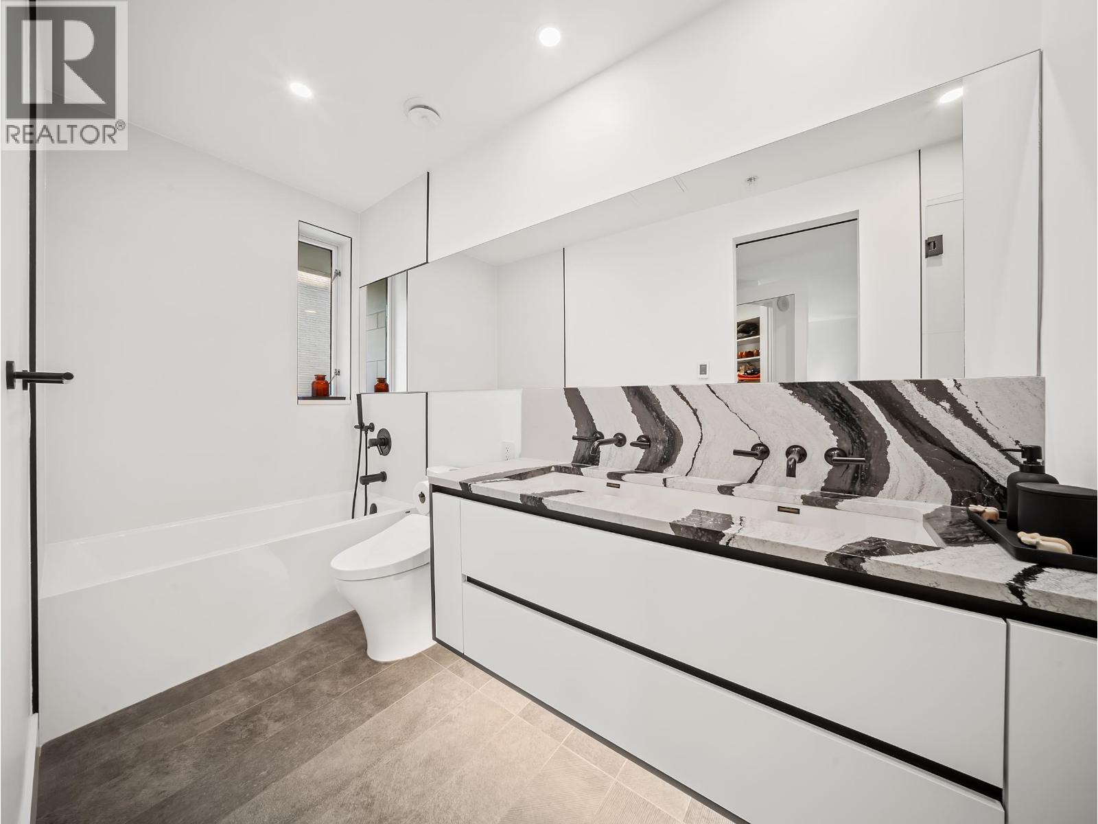 180 Athletes Way, Vancouver, British Columbia  V5Y 0B5 - Photo 19 - R3116794