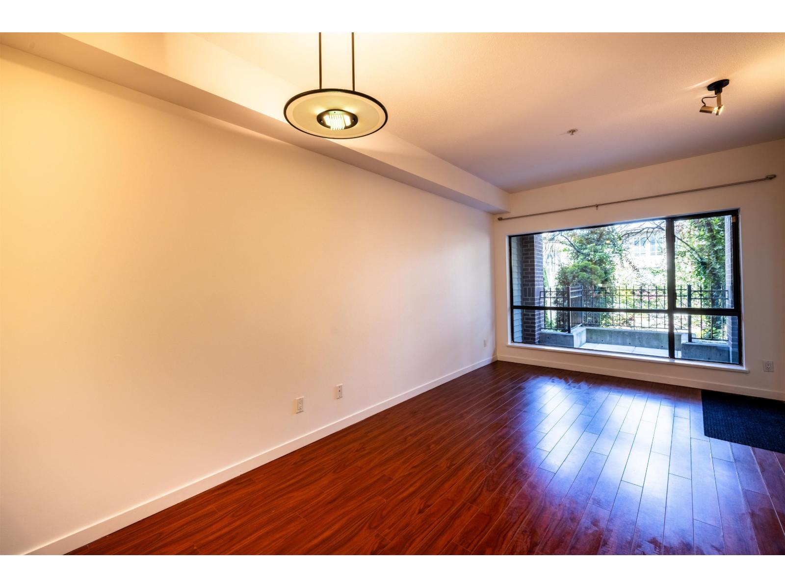 108 10866 City Parkway, Surrey, British Columbia  V3T 5W9 - Photo 4 - R3116984