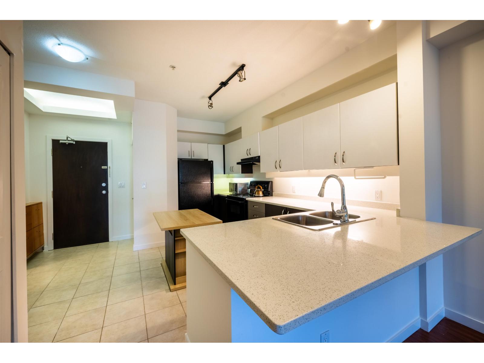 108 10866 City Parkway, Surrey, British Columbia  V3T 5W9 - Photo 9 - R3116984