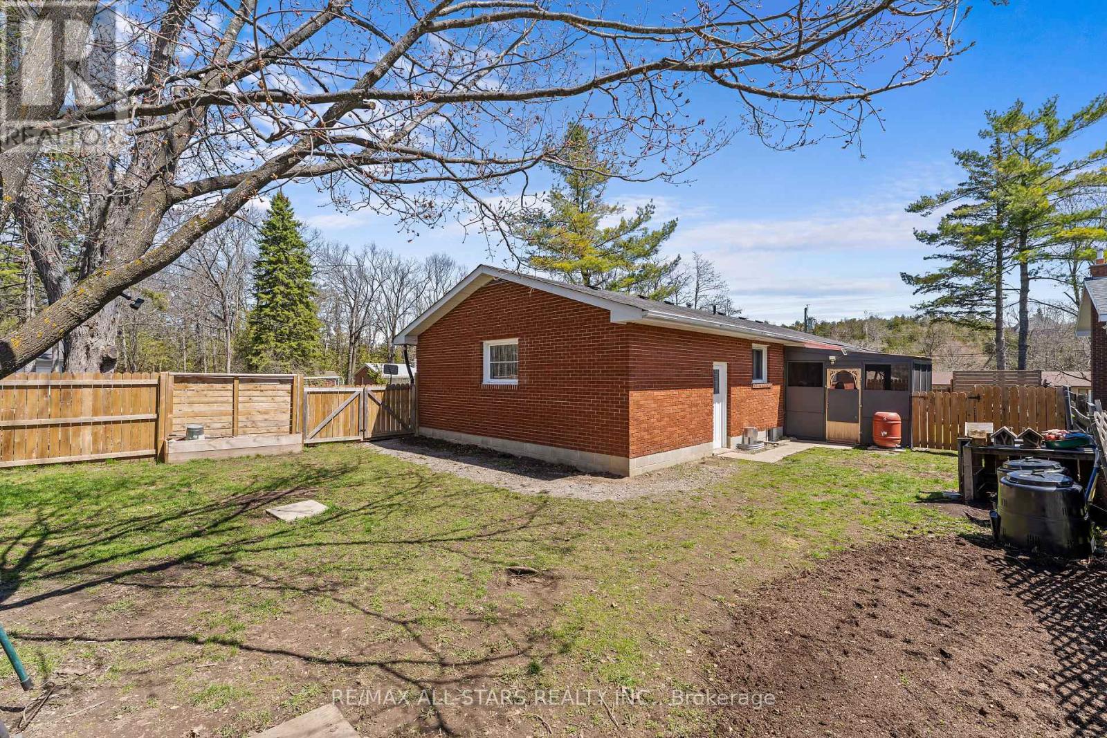 49 Kennedy Drive, Kawartha Lakes, Ontario  K0M 1N0 - Photo 40 - X12896206