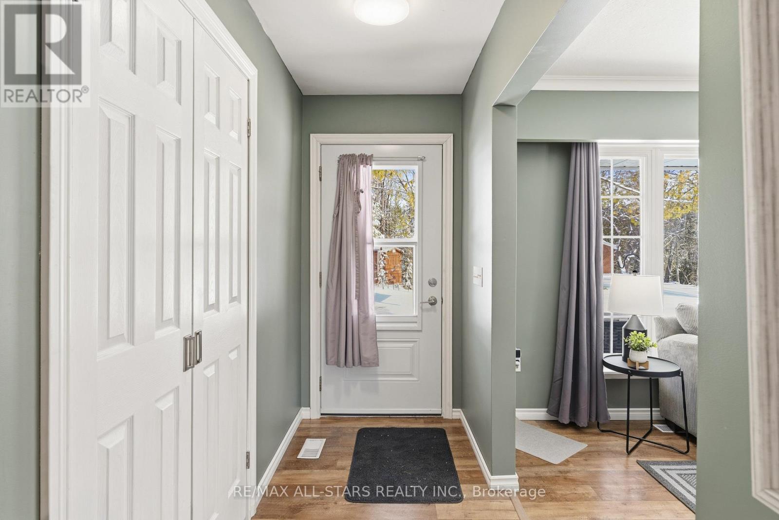 49 Kennedy Drive, Kawartha Lakes, Ontario  K0M 1N0 - Photo 5 - X12896206