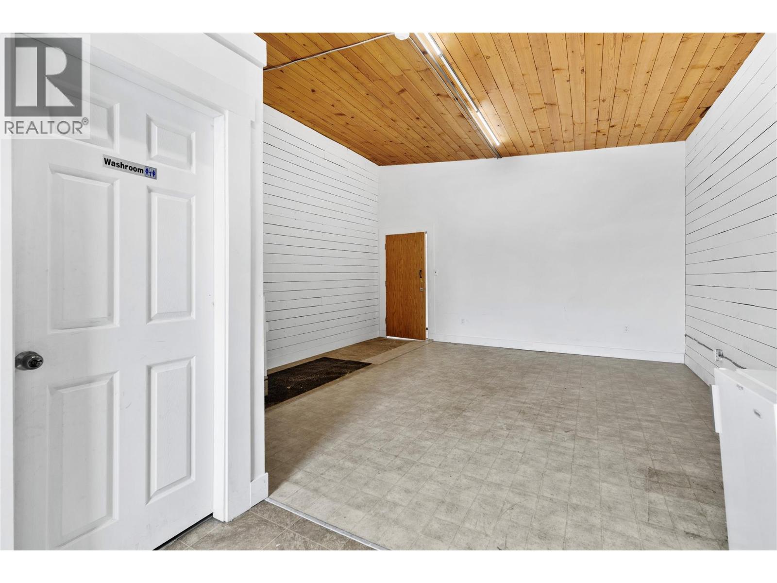 986 Victoria Street Unit# A/b, Kamloops, British Columbia  V2C 2B9 - Photo 12 - 10385239