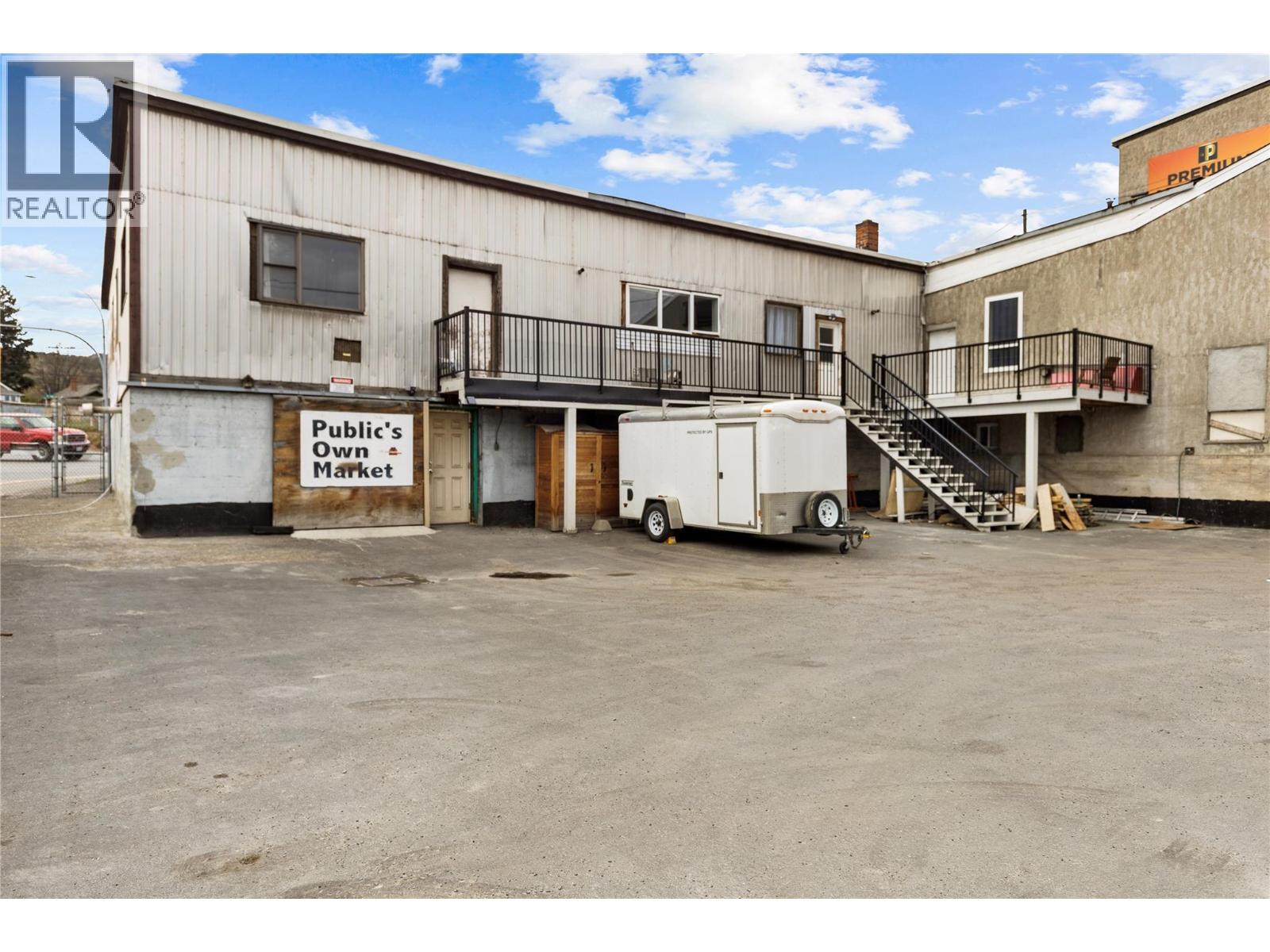 988 Victoria Street, Kamloops, British Columbia  V2C 2B9 - Photo 2 - 10385231