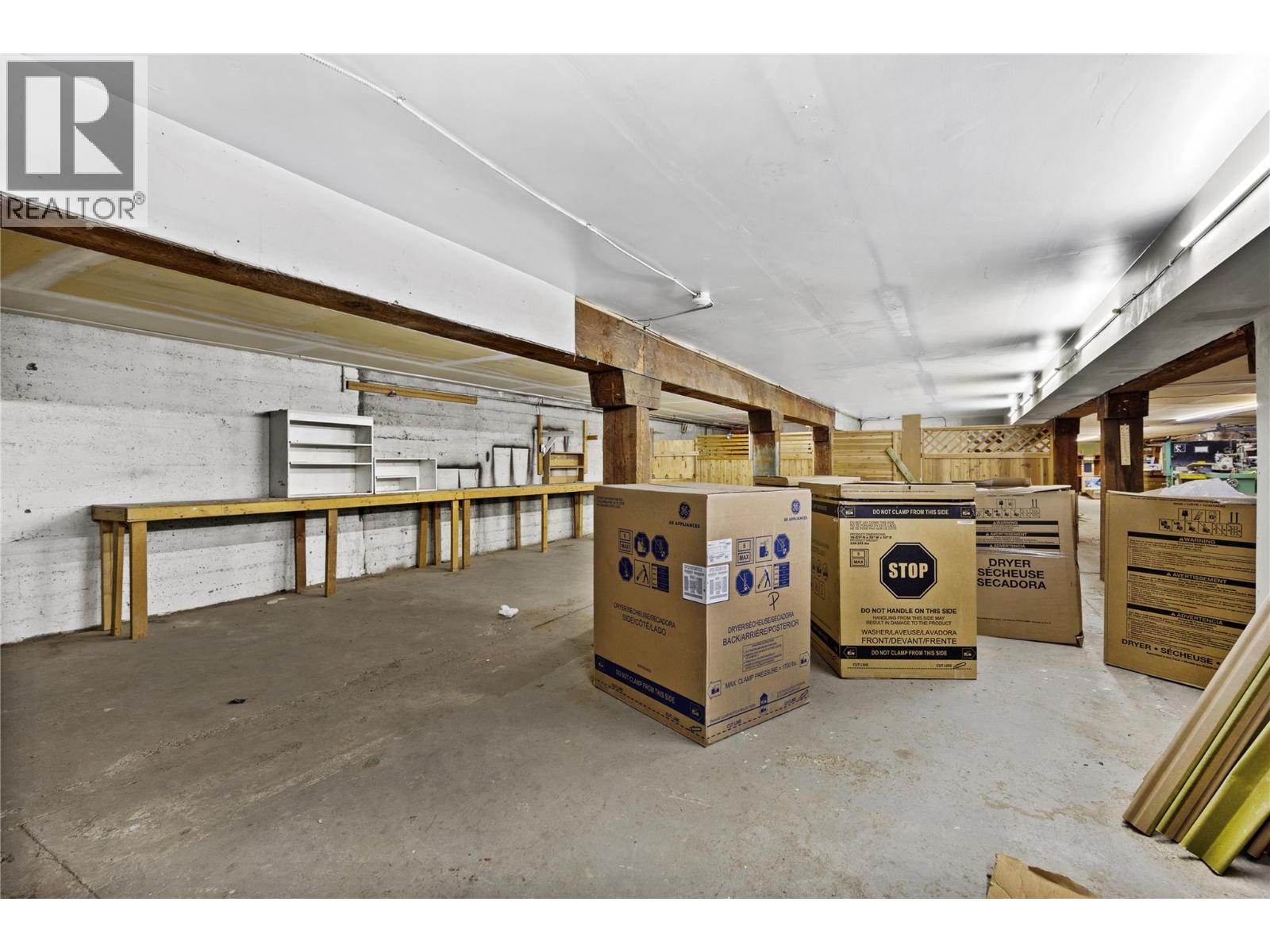 988 Victoria Street, Kamloops, British Columbia  V2C 2B9 - Photo 5 - 10385231