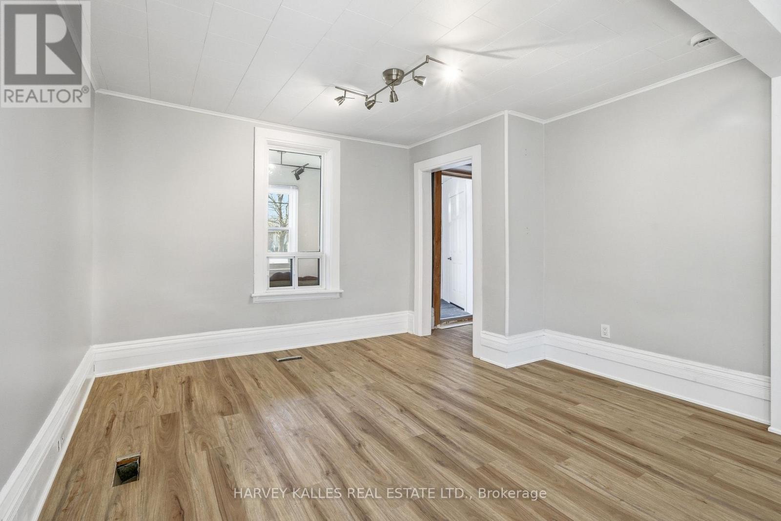 7-9 Spring Street, Prince Edward County, Ontario  K0K 2T0 - Photo 11 - X13055218