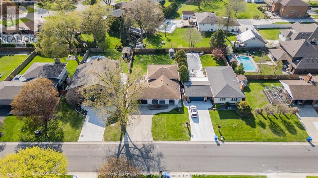 109 Centennial, Tecumseh, Ontario  N8N 2N7 - Photo 2 - 26009048