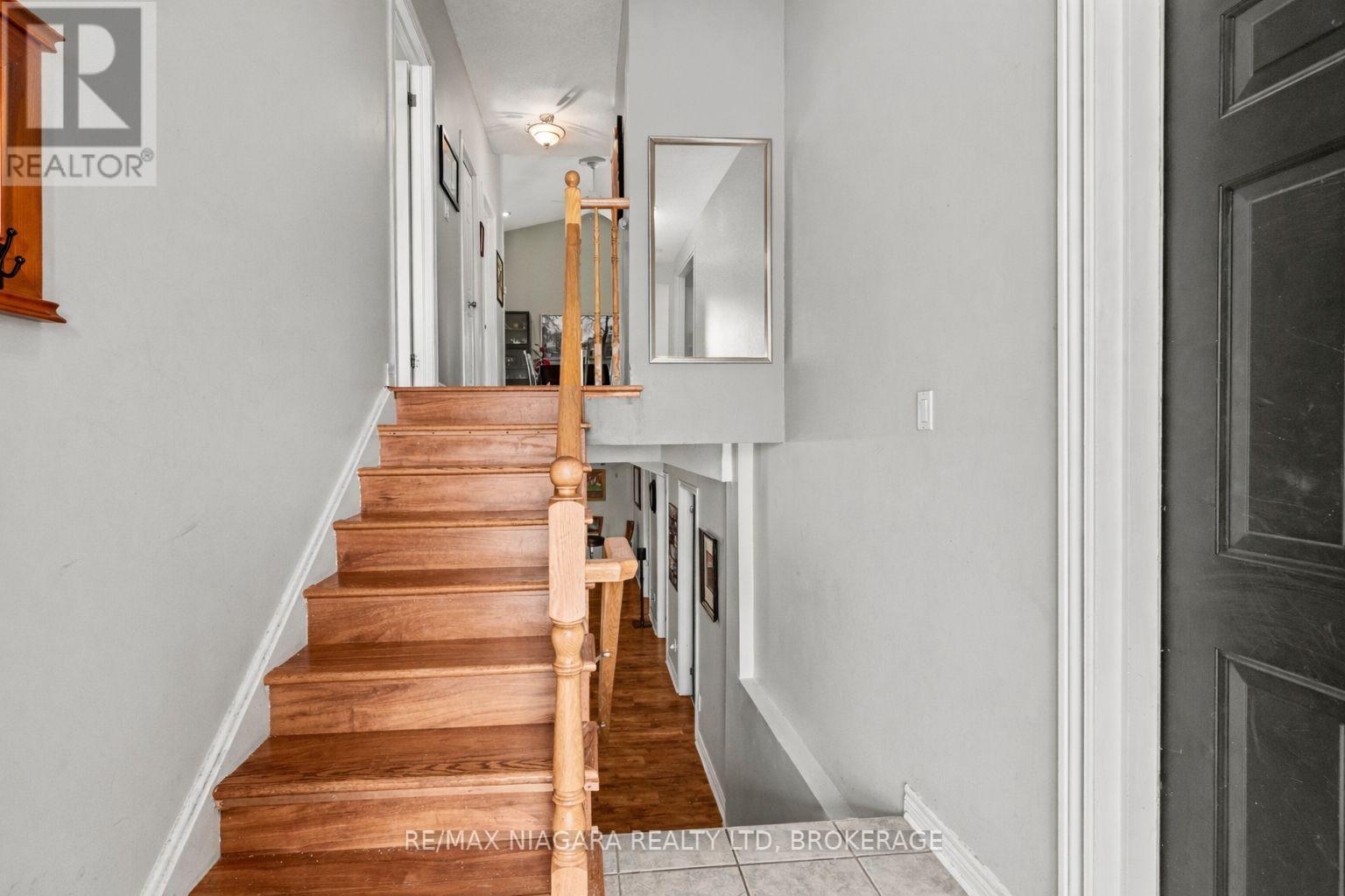 7852 Charnwood Avenue, Niagara Falls, Ontario  L2H 3E2 - Photo 5 - X12983122