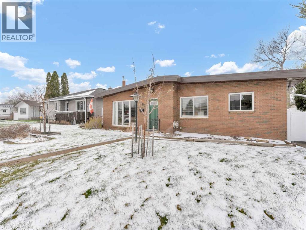 161 Burns Crescent Nw, Medicine Hat, Alberta  T1A 6W2 - Photo 2 - A2305536