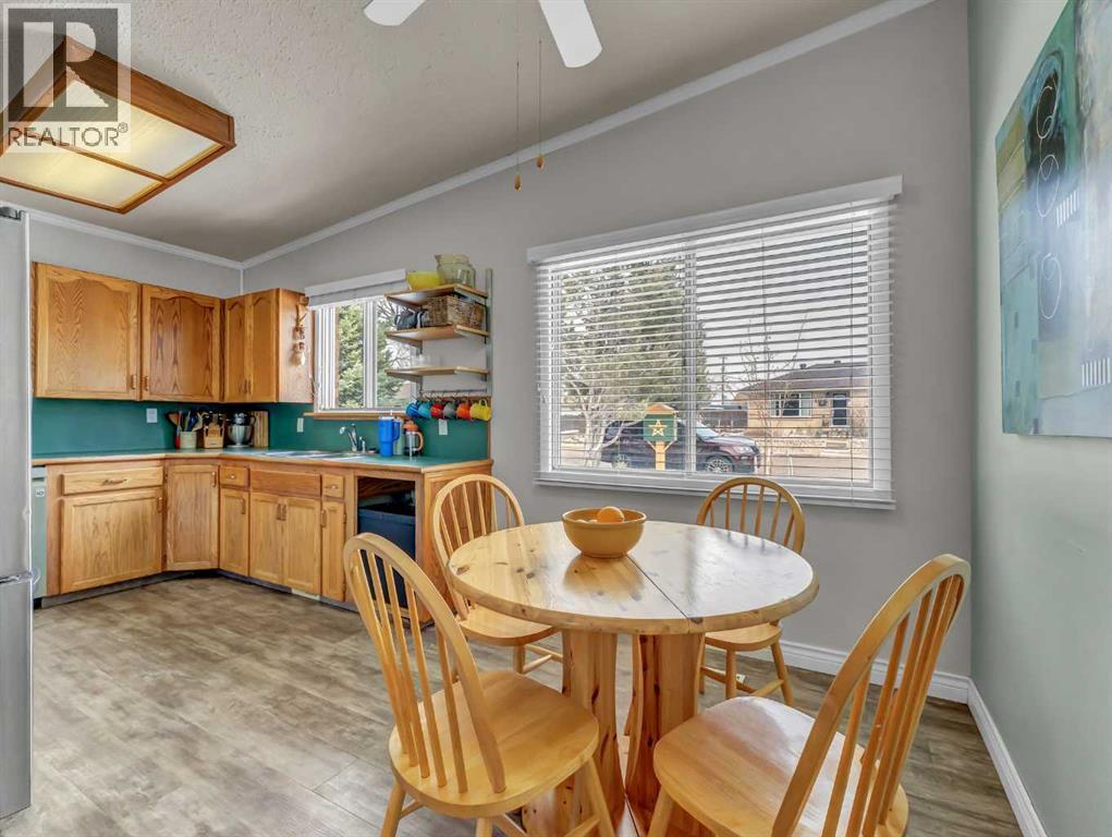 161 Burns Crescent Nw, Medicine Hat, Alberta  T1A 6W2 - Photo 11 - A2305536