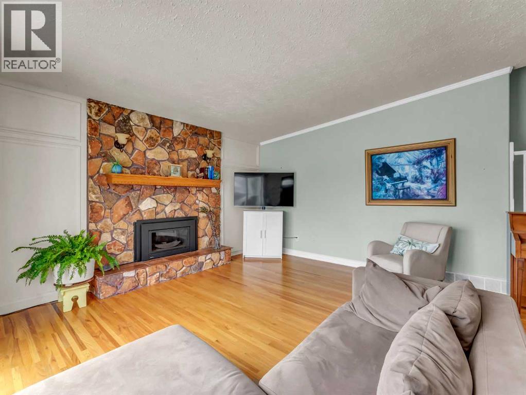 161 Burns Crescent Nw, Medicine Hat, Alberta  T1A 6W2 - Photo 6 - A2305536