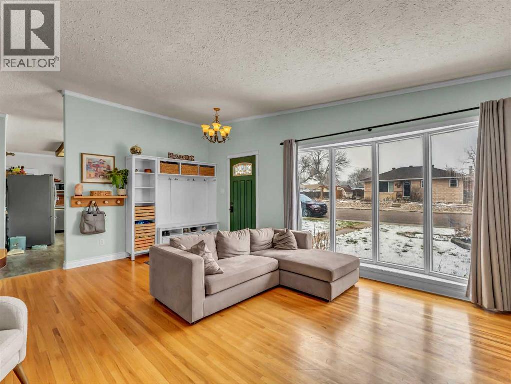 161 Burns Crescent Nw, Medicine Hat, Alberta  T1A 6W2 - Photo 8 - A2305536