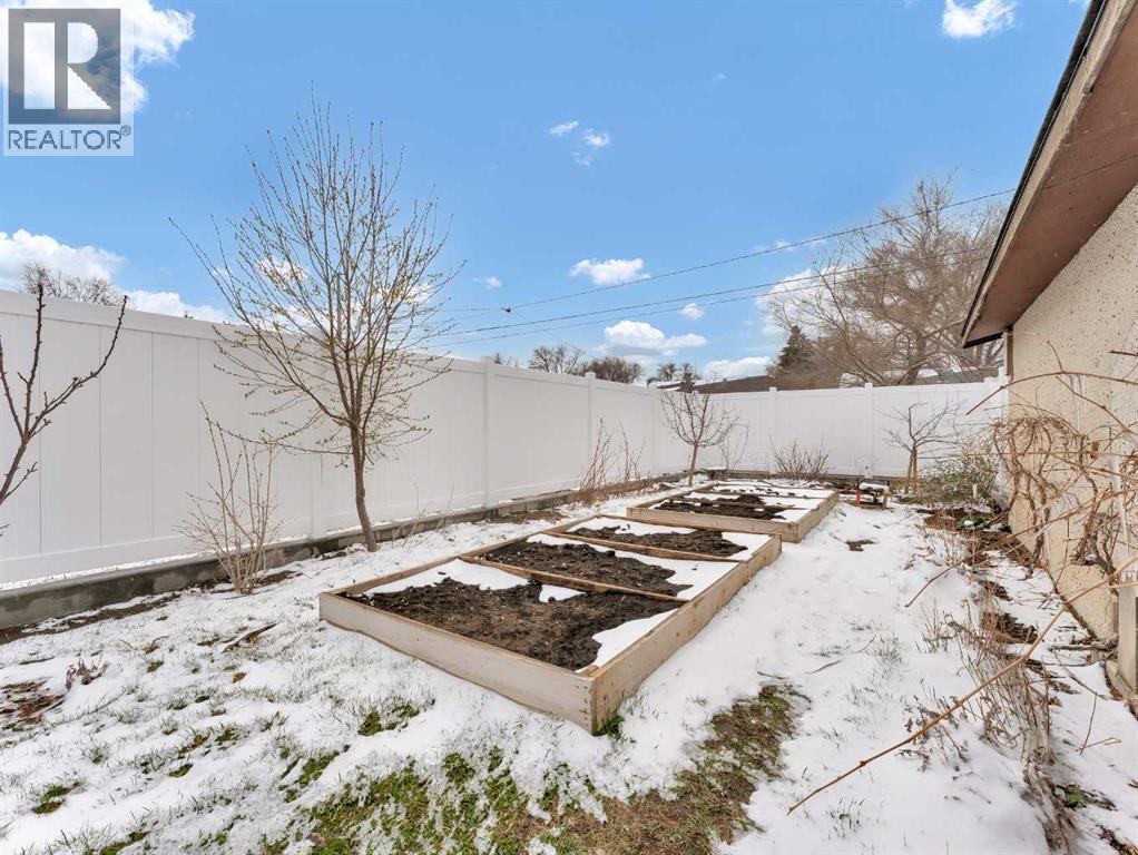 161 Burns Crescent Nw, Medicine Hat, Alberta  T1A 6W2 - Photo 38 - A2305536