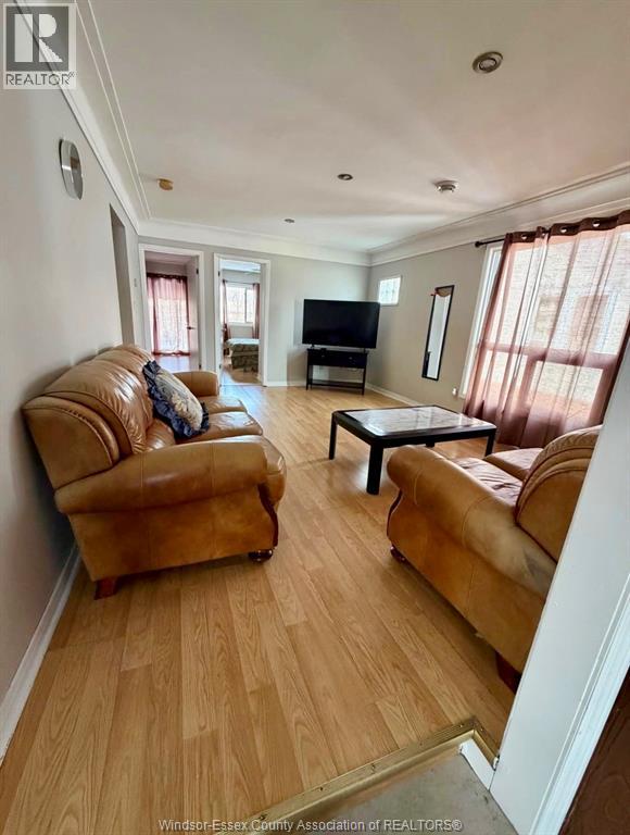 745 Cataraqui, Windsor, Ontario  N9A 3P3 - Photo 2 - 26009444