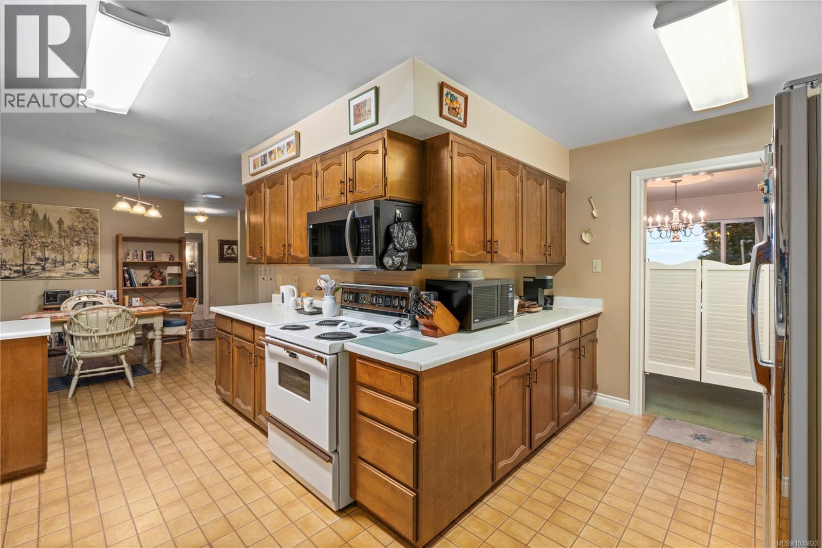 260 Elizabeth Ave, Qualicum Beach, British Columbia  V9K 1G8 - Photo 42 - 1033823