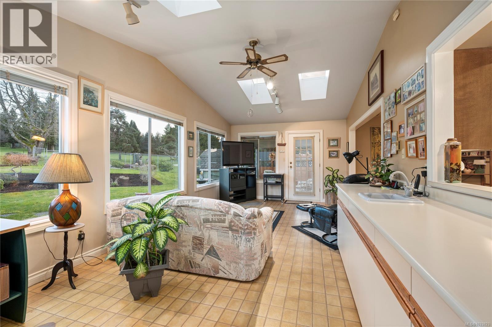 260 Elizabeth Ave, Qualicum Beach, British Columbia  V9K 1G8 - Photo 35 - 1033823