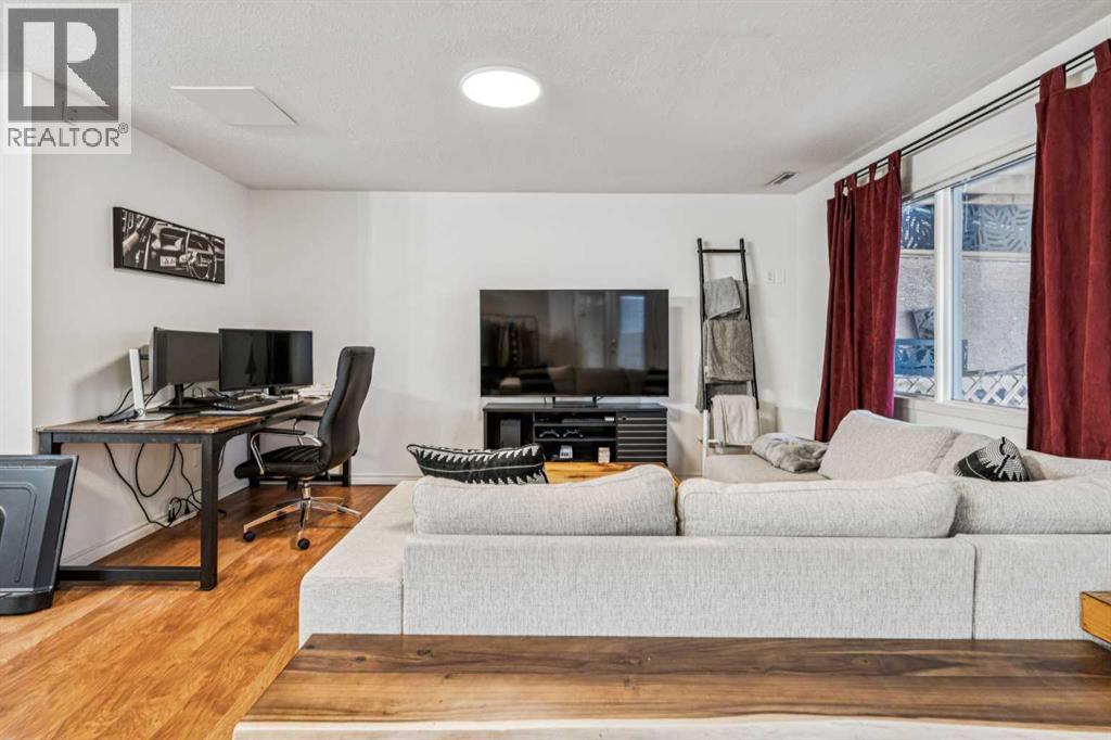 2211 Bowness Road Nw, Calgary, Alberta  T2N 3L4 - Photo 29 - A2304349