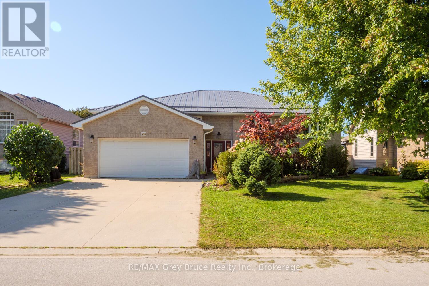 958 Highland Street, Saugeen Shores, Ontario  N0H 2C2 - Photo 2 - X12682612