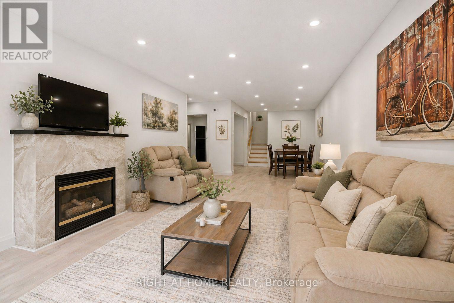 1147 Saturnia Crescent, Mississauga, Ontario  L4Y 2M2 - Photo 5 - W13027724