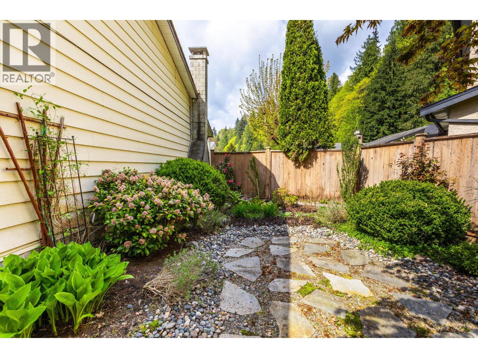 1884 Bluff Way, Coquitlam, British Columbia  V3E 1J2 - Photo 35 - R3116772