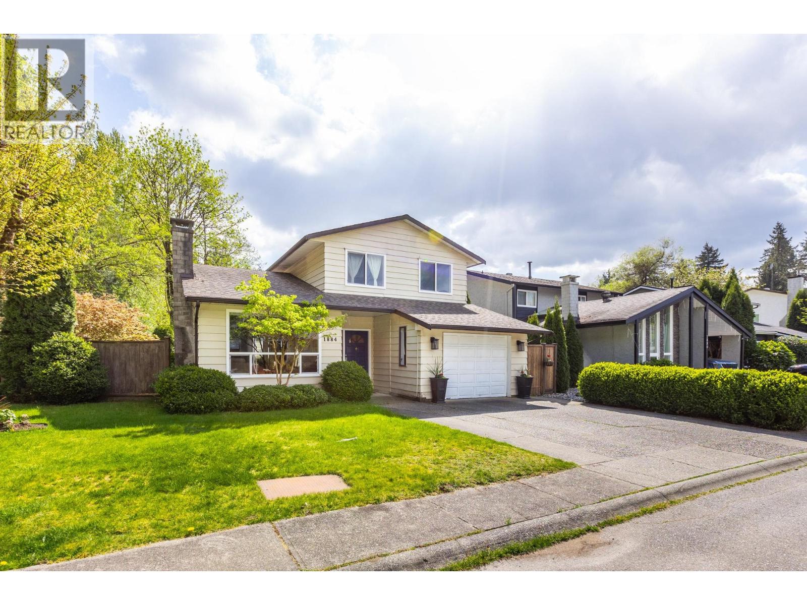 1884 Bluff Way, Coquitlam, British Columbia  V3E 1J2 - Photo 2 - R3116772