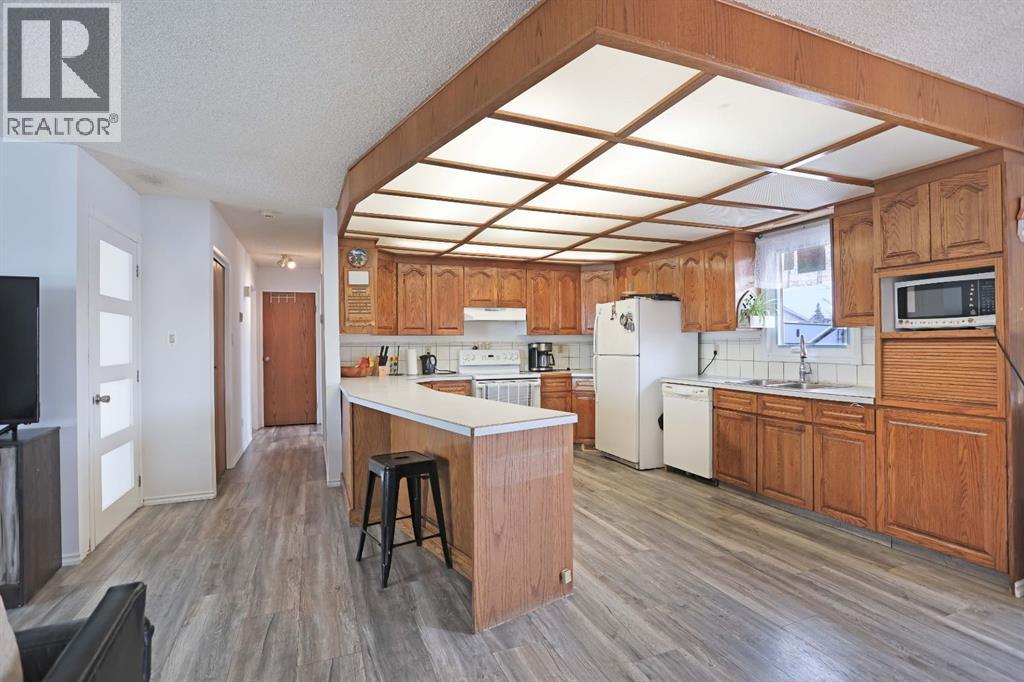 3 Lake Newell Bay E, Brooks, Alberta  T1R 0L6 - Photo 8 - A2305249