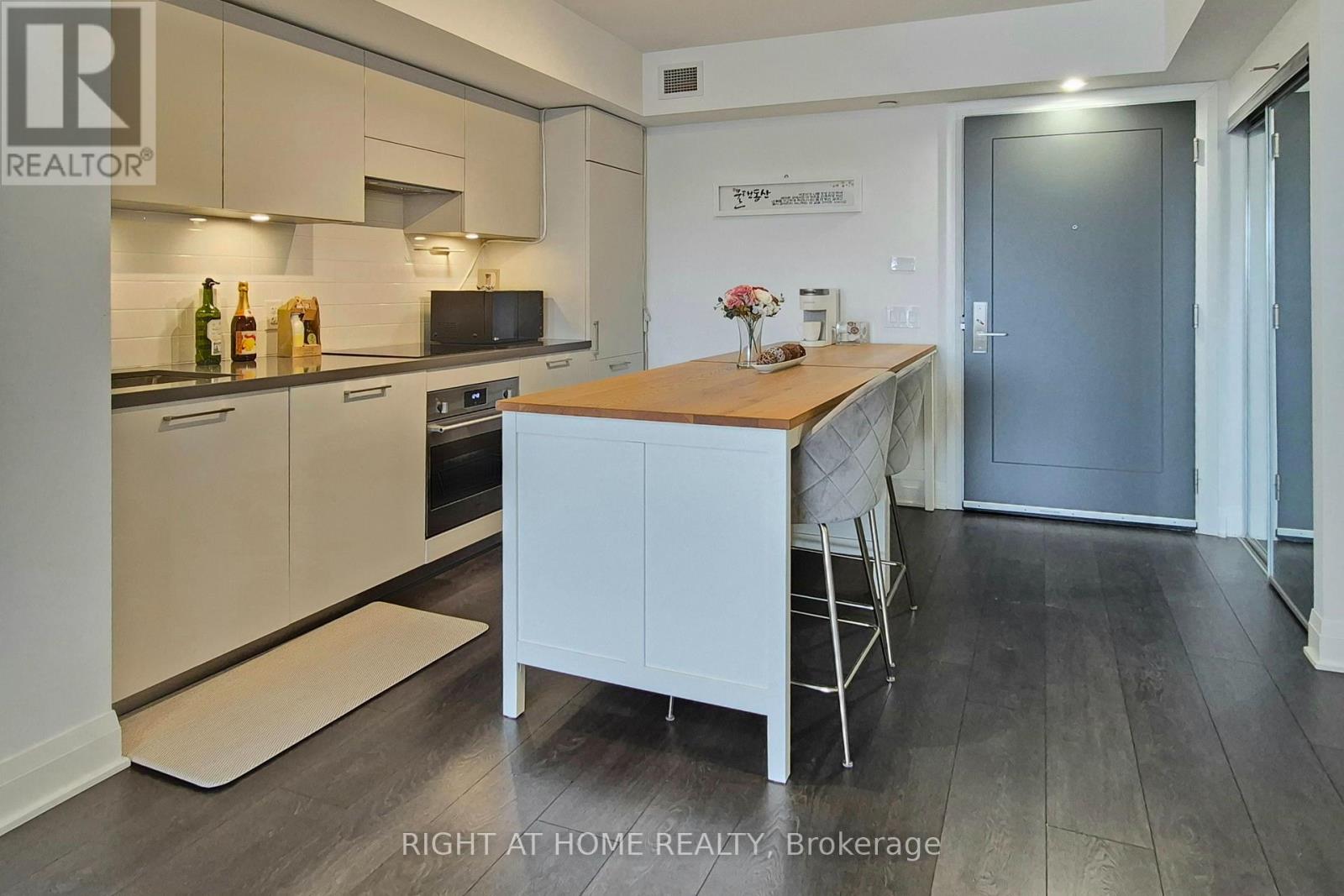 319 - 33 Frederick Todd Way W, Toronto, Ontario  M4G 0C9 - Photo 5 - C13055260