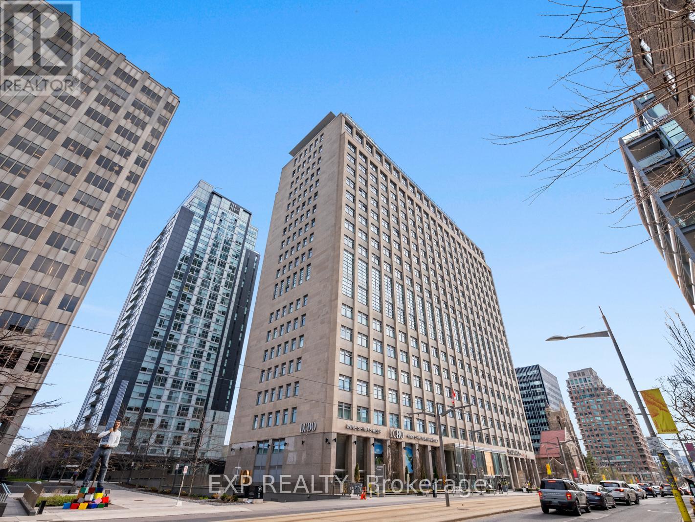 624 - 111 ST CLAIR AVENUE W, Toronto, Ontario