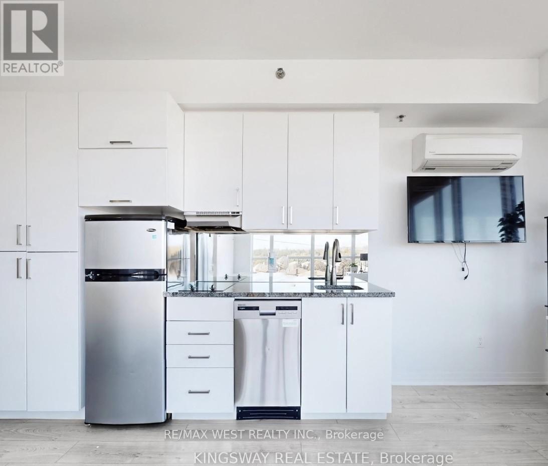 1900 Simcoe St Street N, Oshawa, Ontario  L1G 0C1 - Photo 2 - E13055284