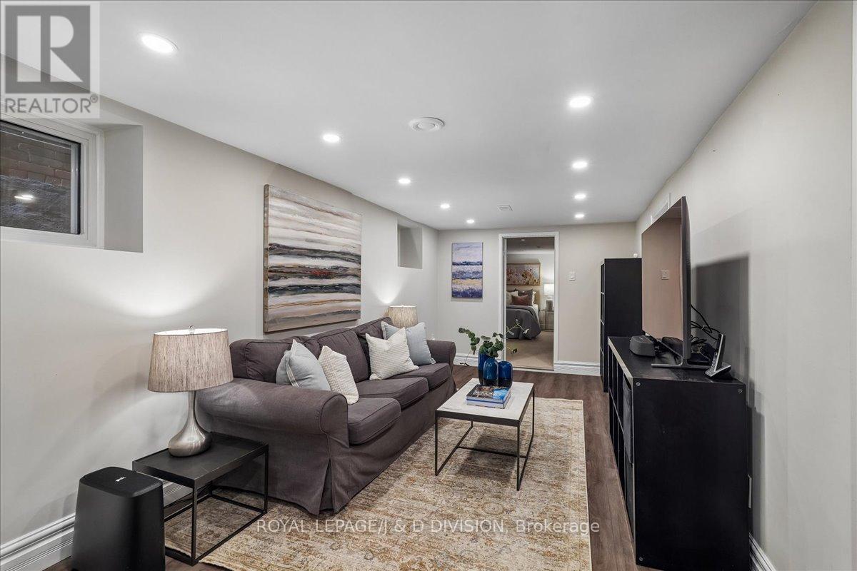 141 Browning Avenue, Toronto, Ontario  M4K 1W4 - Photo 25 - E12974398